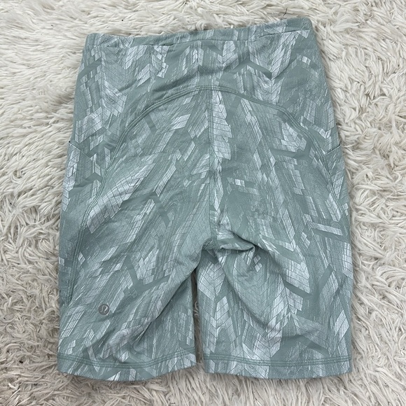 Lululemon Swift Speed High-Rise Short 8" Reverberate Chevron Jacquard Silver - Picture 5 of 6